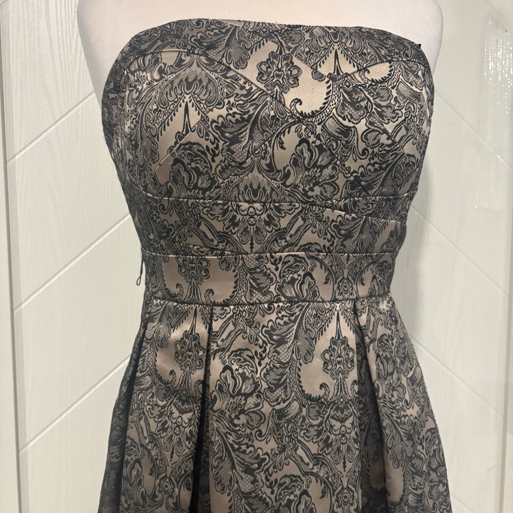 Le Chateau Silver & Black Damask Jacquard Strapless Dress Large - Picture 5 of 7